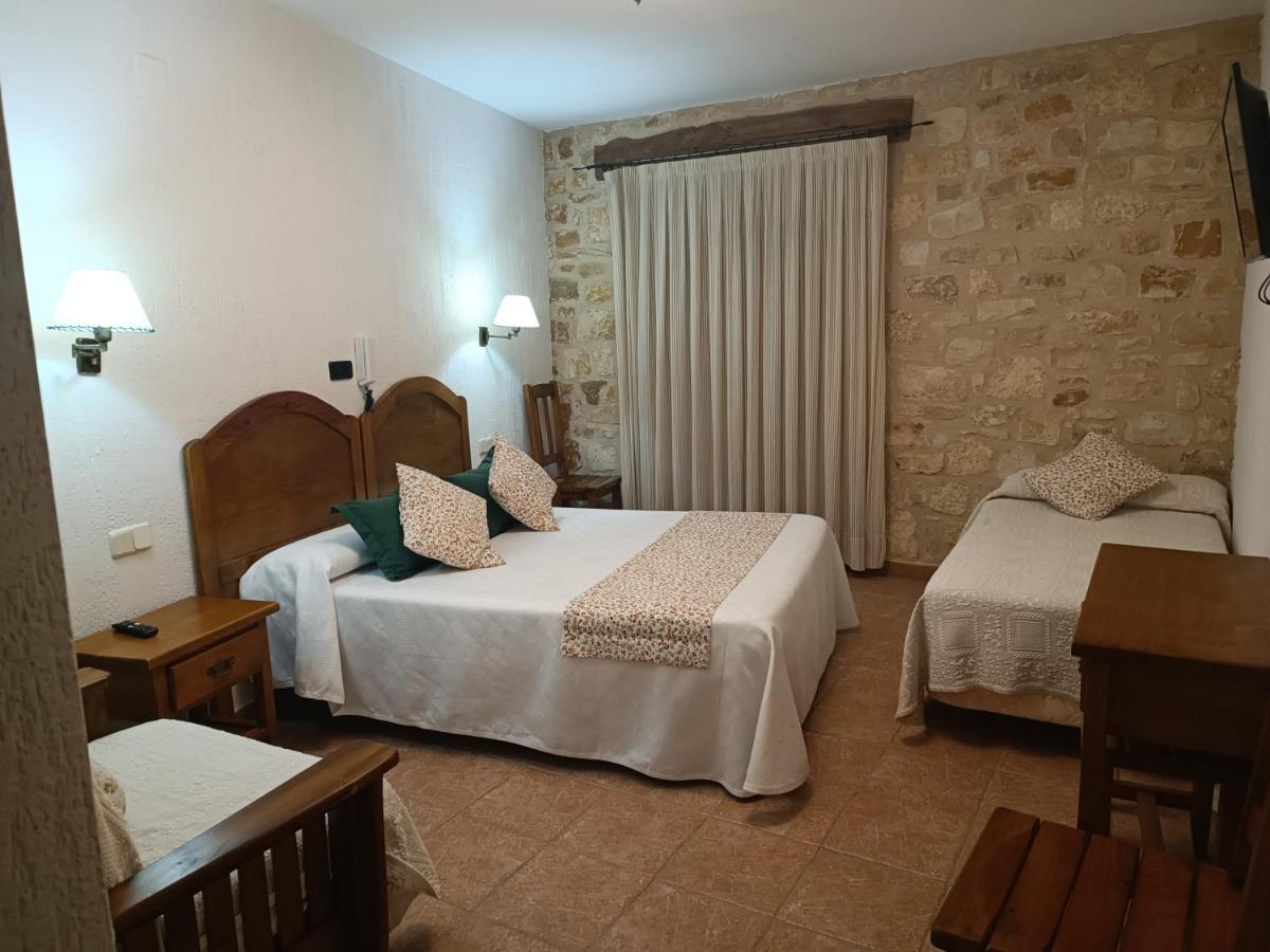 Hostal Decerca Pradena ภายนอก รูปภาพ