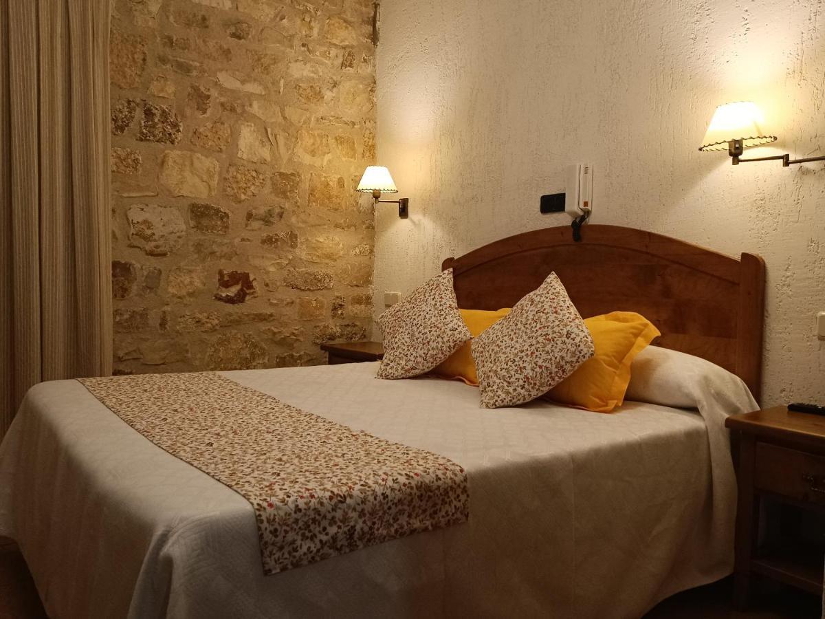 Hostal Decerca Pradena ภายนอก รูปภาพ